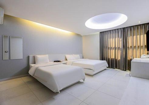 G Tourist Hotel Wolmido Инчон Экстерьер фото