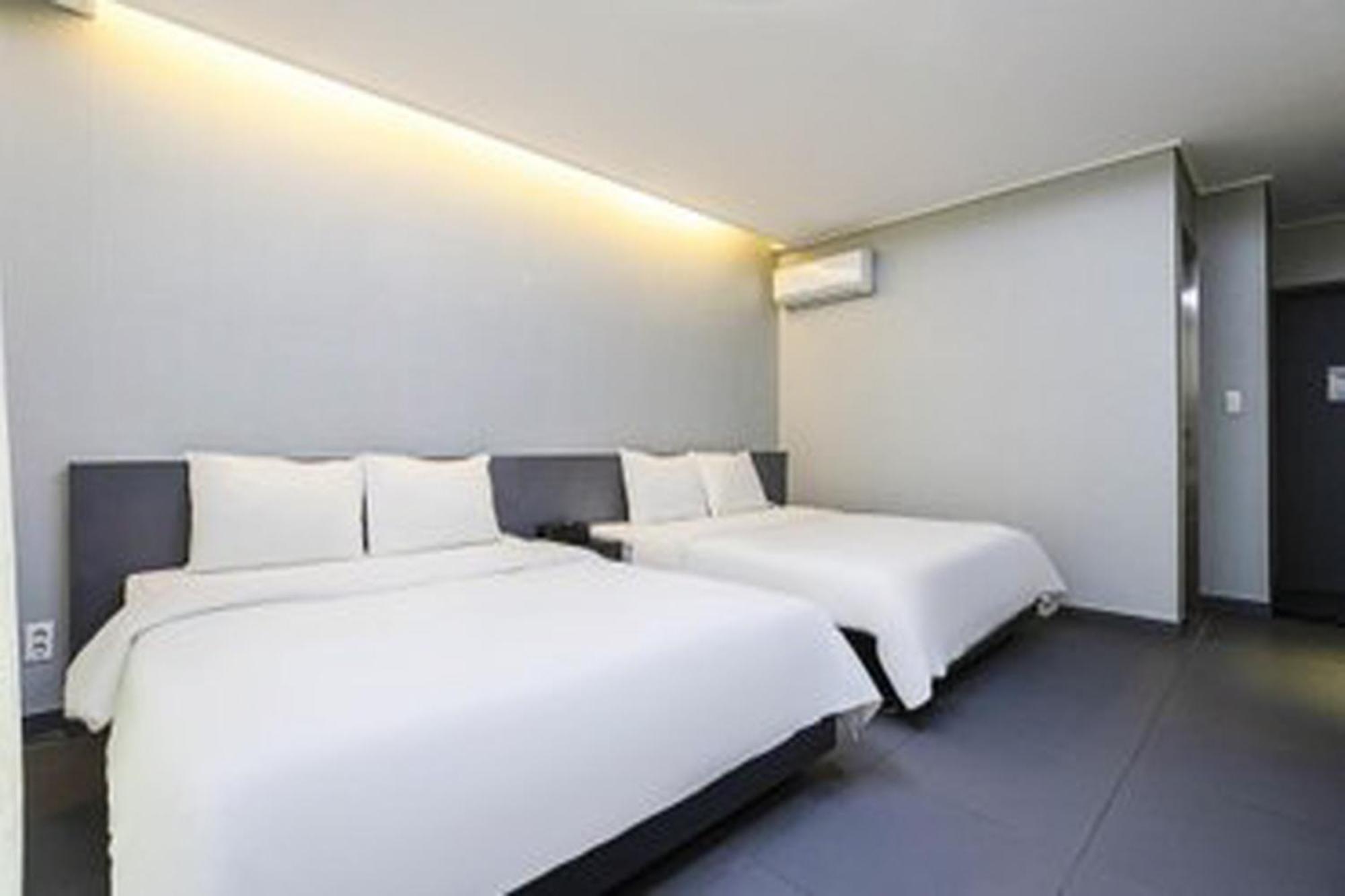 G Tourist Hotel Wolmido Инчон Экстерьер фото