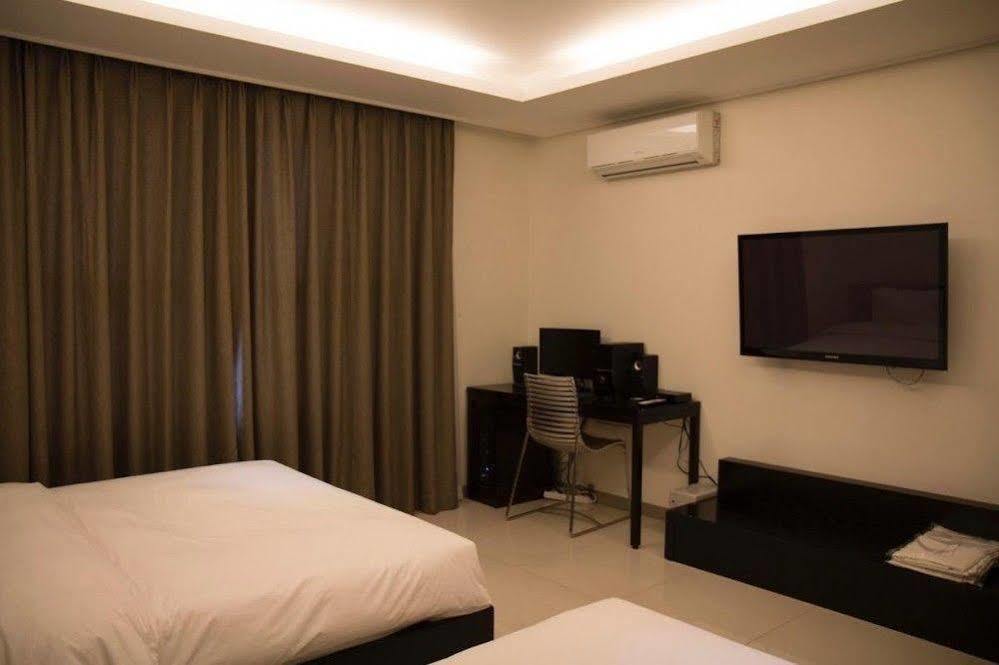 G Tourist Hotel Wolmido Инчон Экстерьер фото