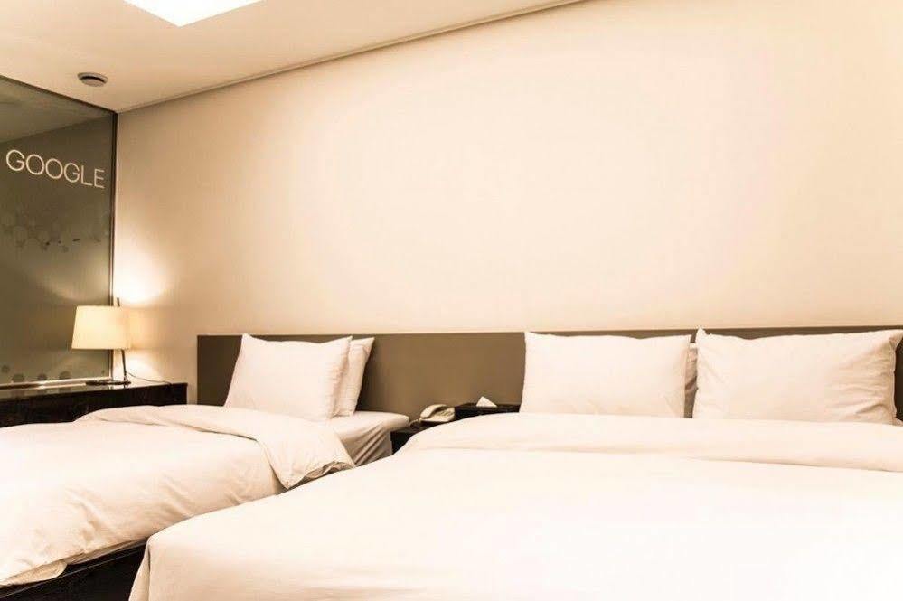 G Tourist Hotel Wolmido Инчон Экстерьер фото