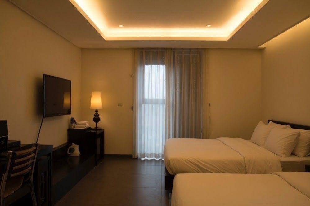 G Tourist Hotel Wolmido Инчон Экстерьер фото