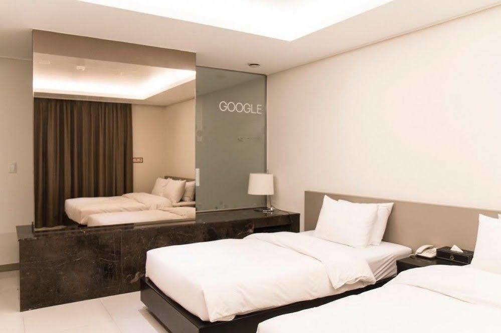 G Tourist Hotel Wolmido Инчон Экстерьер фото