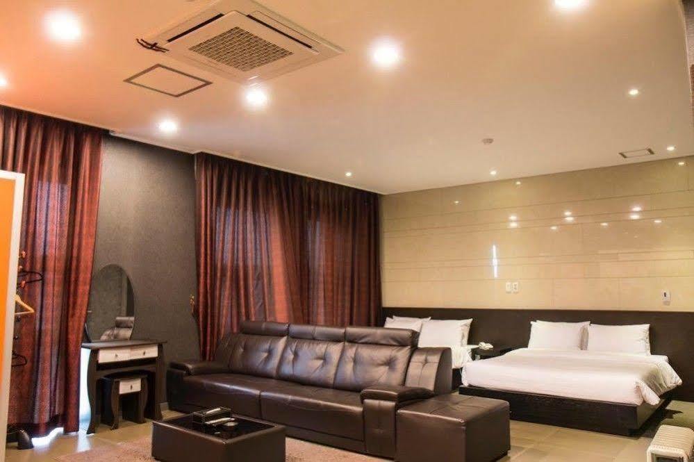 G Tourist Hotel Wolmido Инчон Экстерьер фото