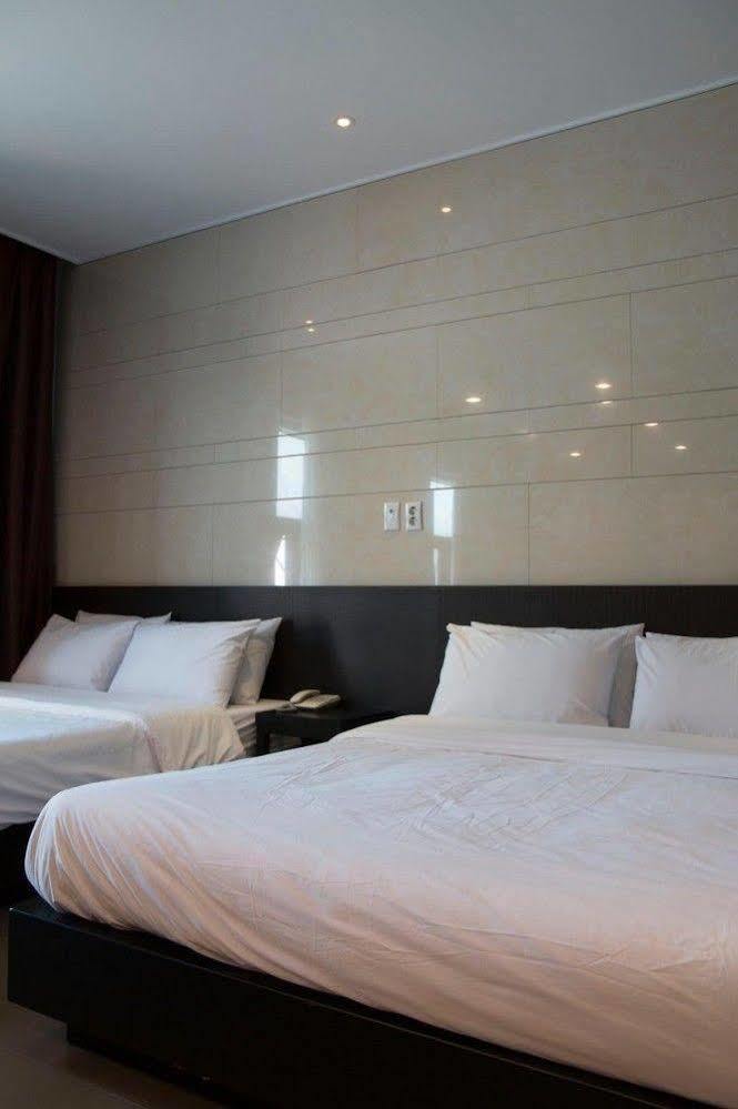 G Tourist Hotel Wolmido Инчон Экстерьер фото