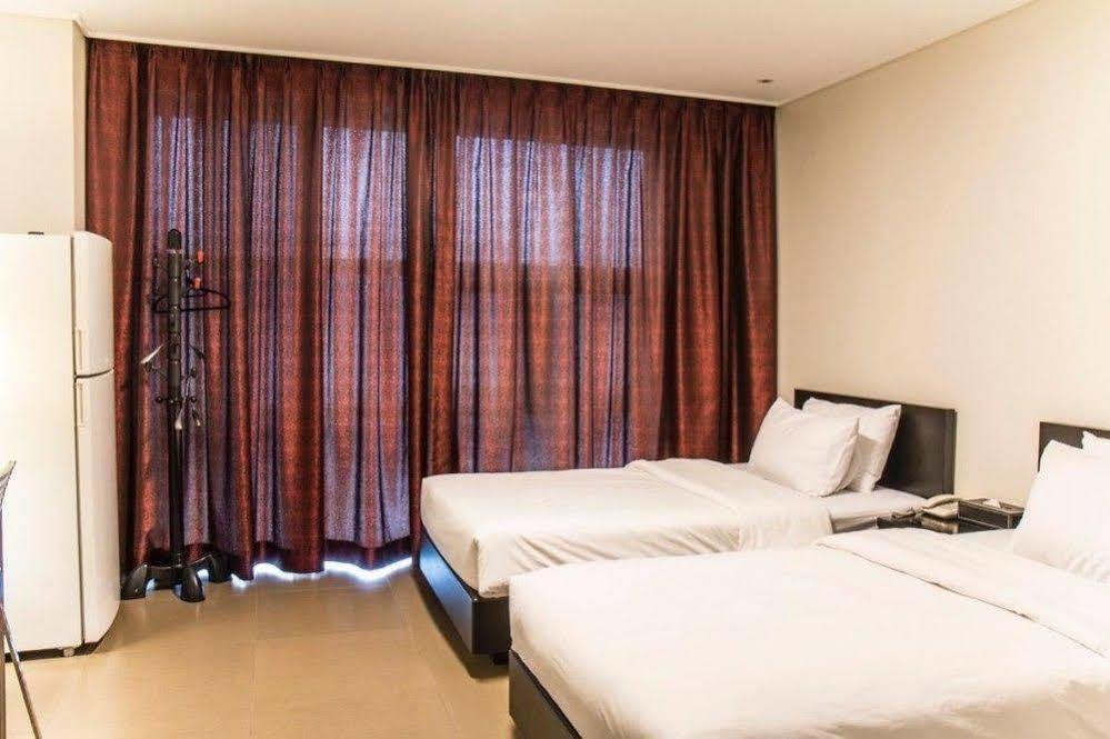 G Tourist Hotel Wolmido Инчон Экстерьер фото